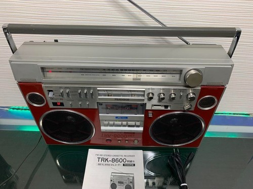 HITACHI TRK-8600RM ROSSO Paddisco Cassette Recorder Manutenzione fatta funzionante testato - Foto 2 di 10
