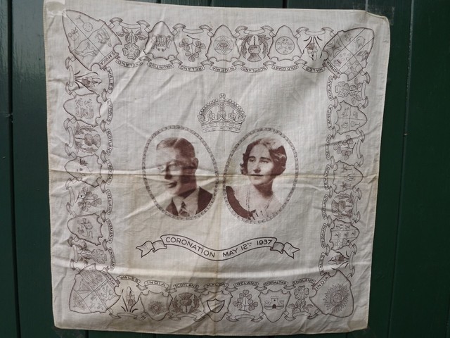 1937 Coronation King George 6th large cotton hanky with portraits 1937 Coronation King George 6th large cotton hanky with portraits