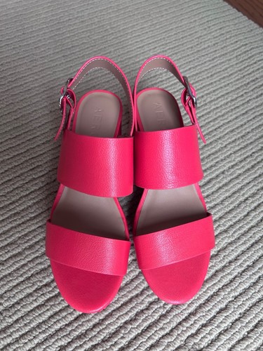 Very Good Aerosoles Camera Platform Sandals 8 - Hot Pink - Picture 4 of 6