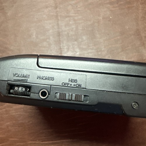 JVC Portable CD Player XL-P30 Hyper-Bass Sound / WORKS PERFECTLY. - Picture 9 of 9