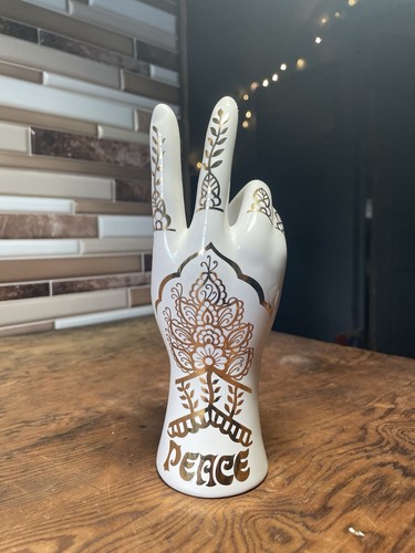 Lucky Brand Porcelain Peace Sign Ring Holder with Gold Tone 8 inch  - Bild 4 von 5