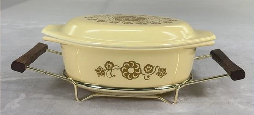 Vintage Pyrex Kim Chee Oval  1.5 QT. Casserole Dish W/Lid & Stand Orig. Box