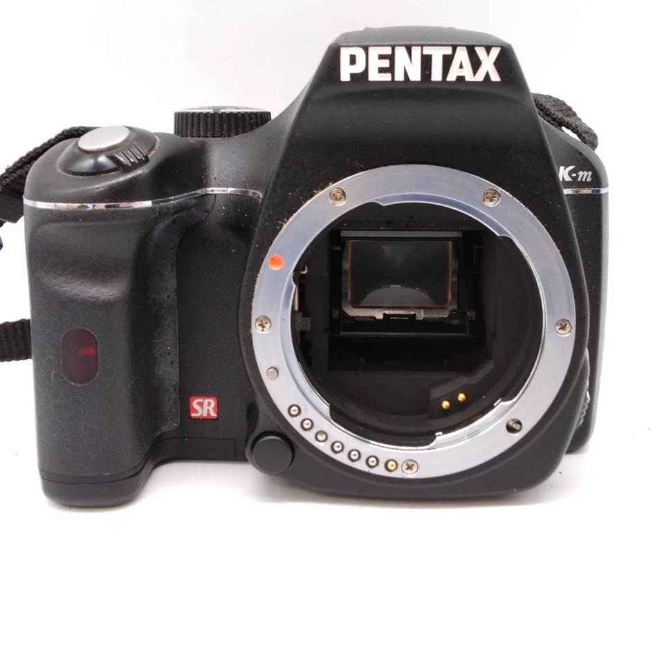 Pentax K-M DSLR Camera, Pentax 18-55mm & 50-200mm Lenses, & Accessories. Tested - Image 3 of 4
