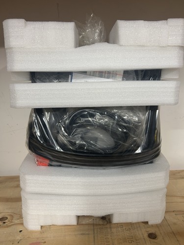 Tripp-Lite SMART2200NET Uninterrupted Power Supply - Picture 10 of 11