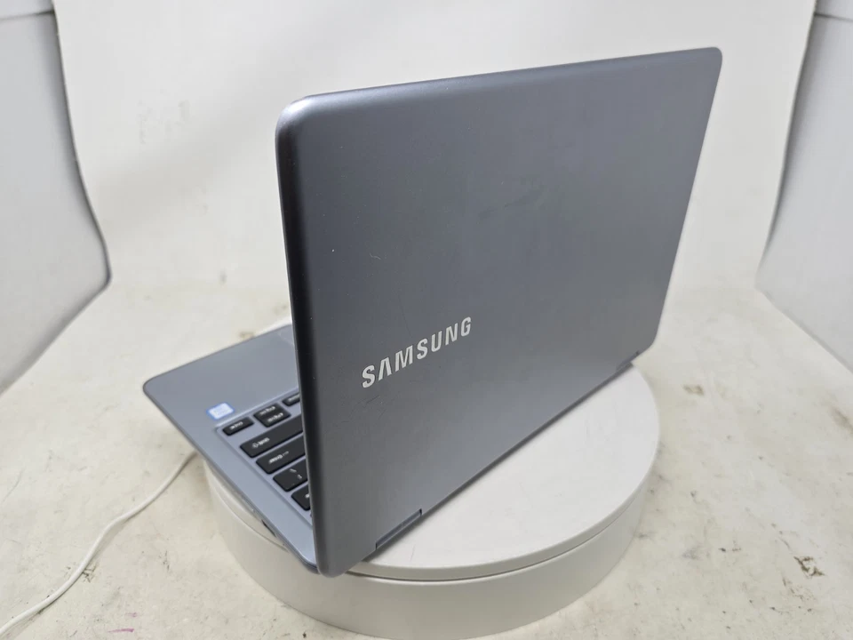 Portátil Samsung Notebook 7 Spin 13.3" i5-8250U 8GB RAM 256GB SSD Win 11 Hogar Usado Foto 4 de 4