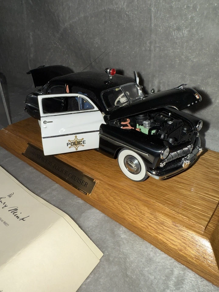 Coche fundido a presión modelo Mercury Police Cruiser 1949 vintage Danbury como nuevo Foto 2 de 4