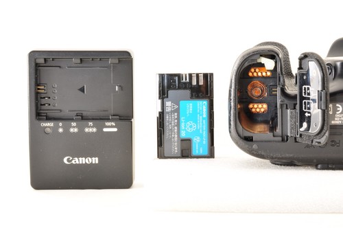 Canon EOS 70D 20.2MP DSLR Camera /18-135mm IS Lens *Excellent+5 52670shot #4729 - Picture 11 of 24
