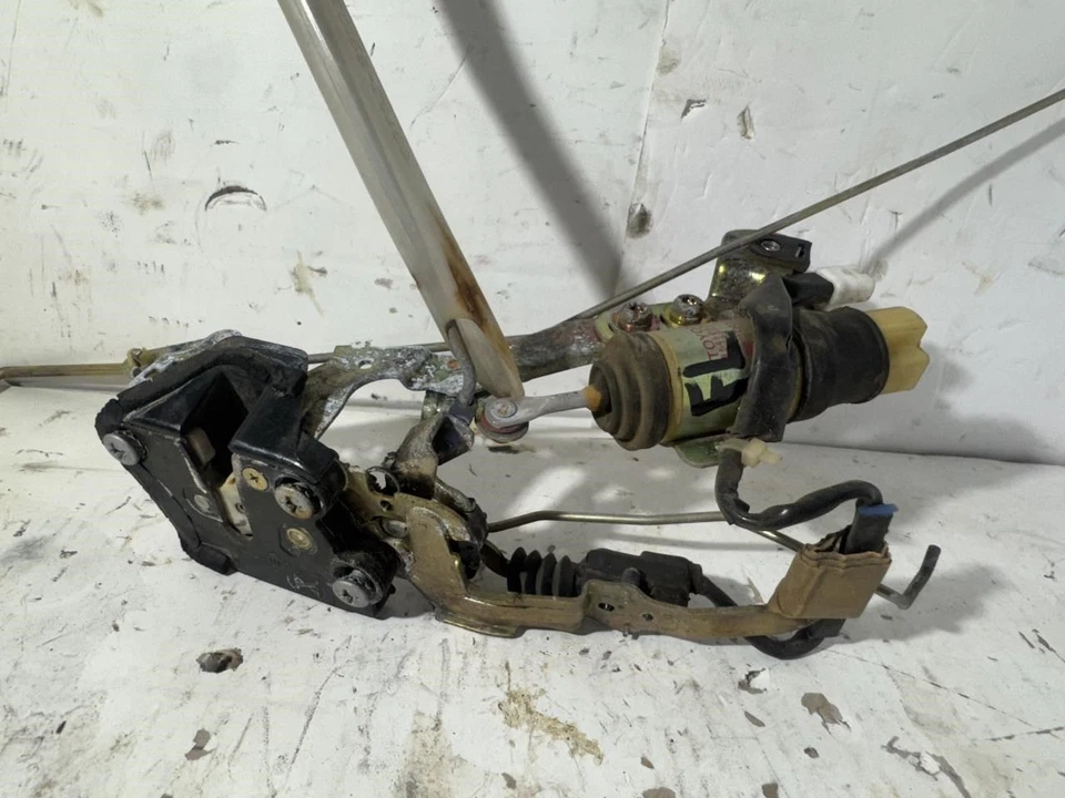 Driver's Left Door Latch Power Lock Actuator Assembly 90-91 Toyota 4Runner - Image 2 of 4