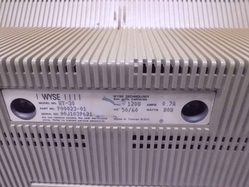 Wyse WY-30 Terminal 900023-01, old and yellowed, dim but brightens as it warms - Picture 4 of 6