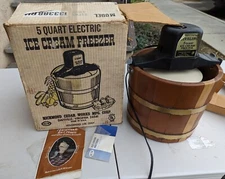 Vintage Richmond Cedar Works Sterling Ice Cream Freezer Maker 5 Quart Electric