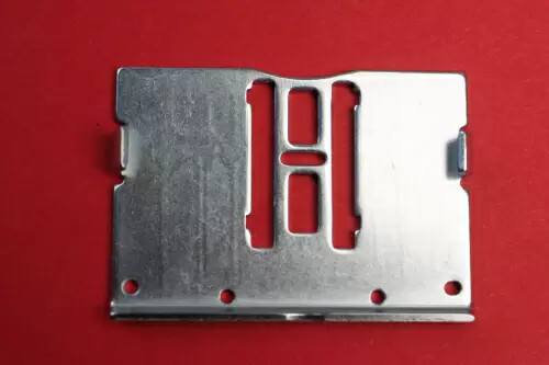 Placa de puntada para Elna Supermatic ZigZag # 403105-20 - Imagen 2 de 2