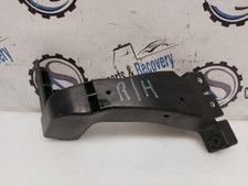 Hyundai I40 DRIVER SIDE FRONT HEADLIGHT BRACKET 64146-3Z000