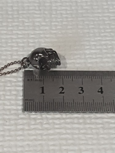 Marc Jacobs Skull Pendant Necklace - Picture 11 of 15