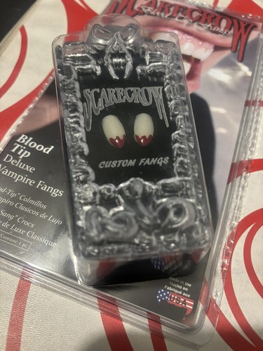 Blood Tip Deluxe Vampire Fangs (Scarecrow) - Picture 4 of 5