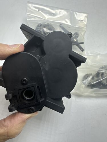 HPI Racing 1:8 Scale Savage 2 Speed Transmission + All Gears Not Complete - Picture 13 of 15