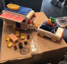 Hasbro Weebles Wobble Romper Room Car/Camper Set   Shelf