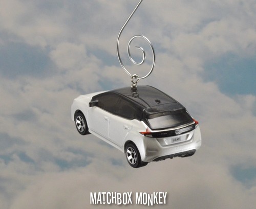 2018 White Nissan Leaf Custom Christmas Ornament Electric Adorno Hybrid 1/64 - Picture 10 of 12