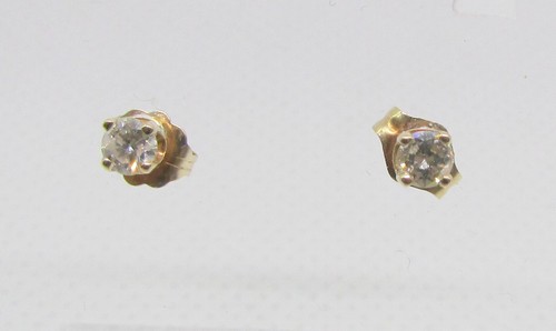 14K YELLOW GOLD 1/5 CTW GENUINE ROUND DIAMOND STUD EARRINGS 3MM - 0.6 G - Picture 2 of 3