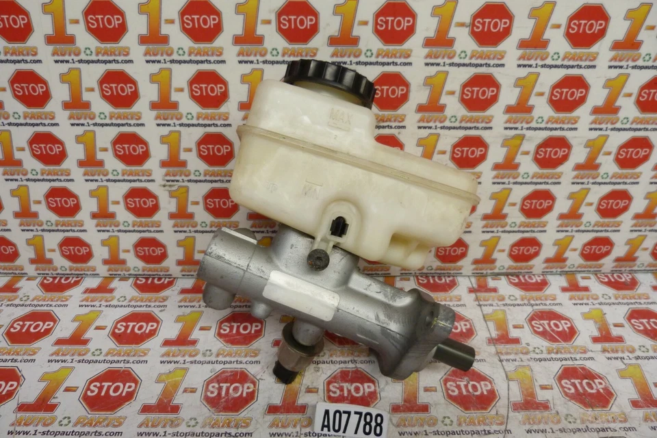 Nissan Pathfinder 2005-2008 cilindro maestro de freno 46010-ea240 OEM Foto 2 de 4