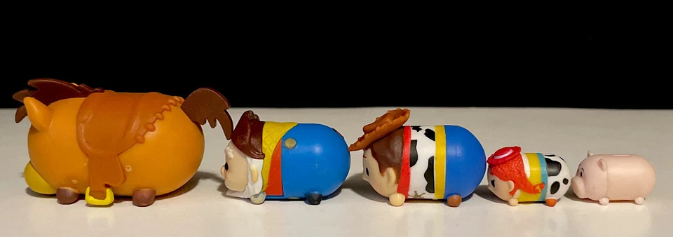 Juego de 2 accesorios figuras apilables Tsum Tsum Toy Story Woody Bullseye Hamm Foto 3 de 4