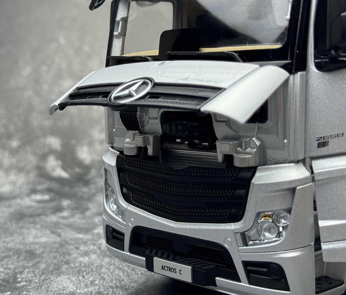 1/24 Scale Mercedes Benz Actros C Silver Truck Tractor Diecast