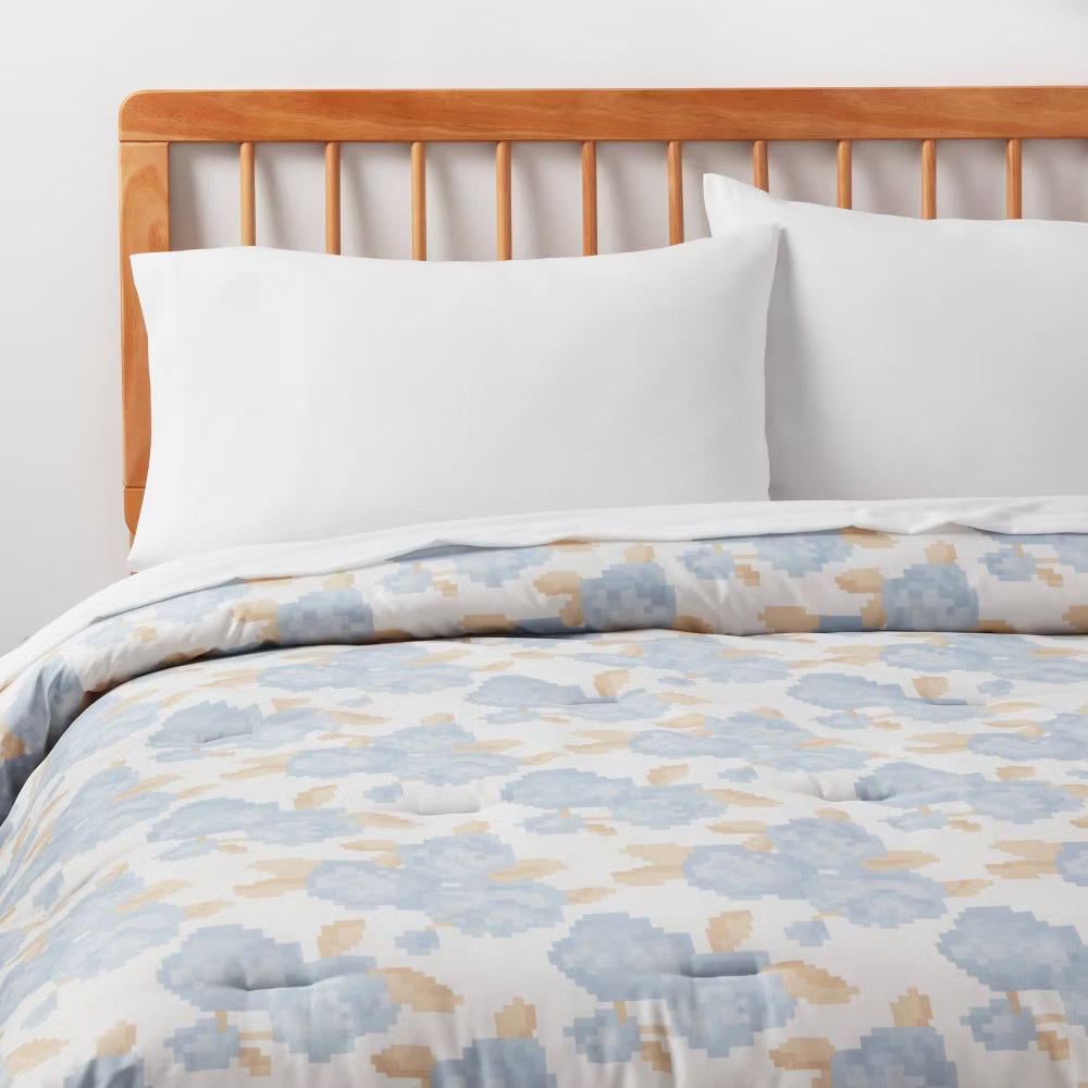 Full/Queen Microfiber Comforter Reversible Light Blue Floral - Room Essentials