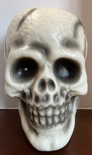 Animatronic Halloween 12” Skull Prop Vtg Blinking Eyes And Spooky Sound Blow Mo - Picture 1 of 7