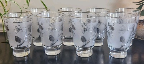 8 Pcs Vtg LIBBEY PONDEROSA PINE Frosted Silver Cocktail Glasses 10oz 5"  - Foto 1 di 6
