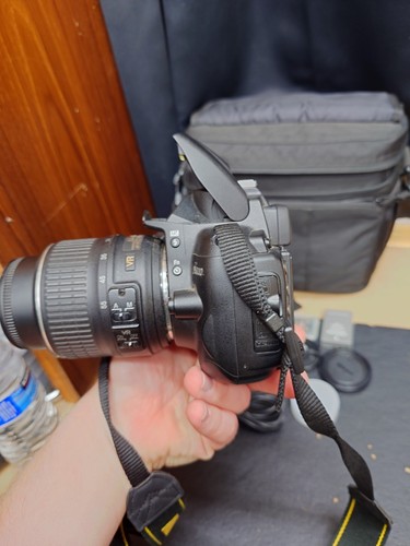 Nikon D5000 12.3MP DSLR Camera+18-55mm Lens With Bag 4gb Card Tested Works Great - Picture 7 of 11