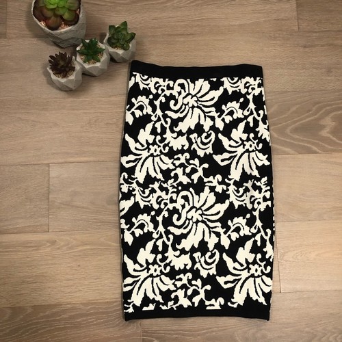 Jealous Tomato Black Floral Bandage Pencil Skirt Small - Picture 8 of 8