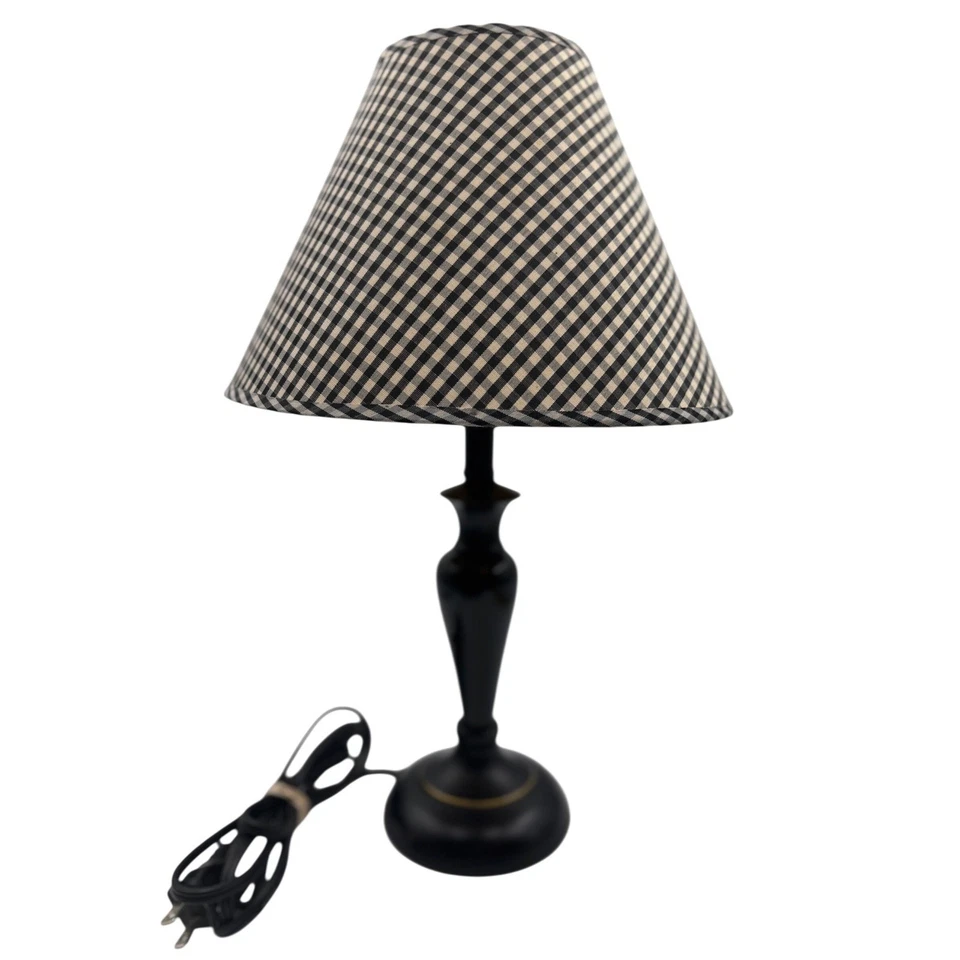 Lámpara de mesa negra con acento a cuadros de guinga iluminación de mesita de noche Foto 2 de 4