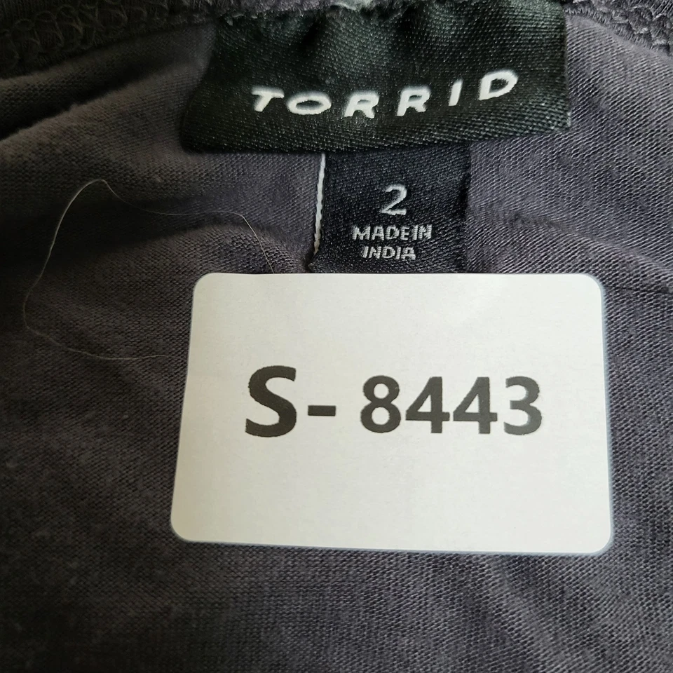 Blusa Torrid Mujer 2 Carbón Floral Bordado Cuello en V Pullover Foto 2 de 4