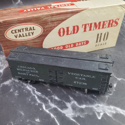Central Valley Old Timers Refrigerator Car Chicago Milwaukee St Paul Kit F-94 HO - Picture 4 of 6
