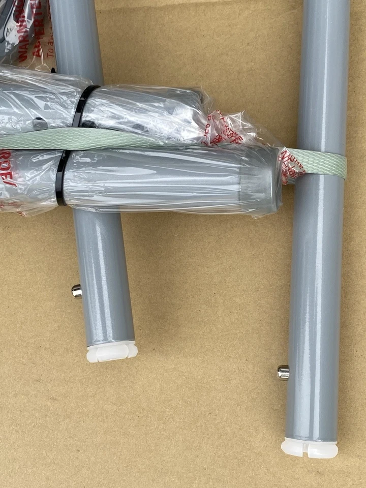 Andador Plegable Medline 2 Botones con Rueda de 5" Por Medline Gris Foto 4 de 4