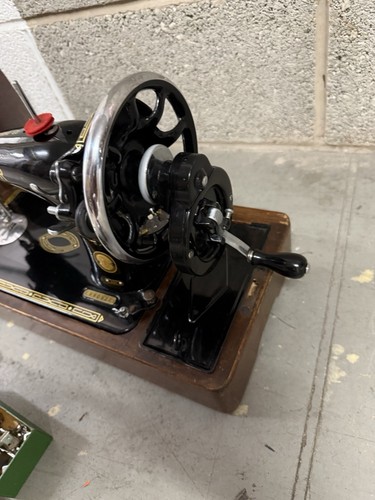 Singer 99k Sewing Machine, Serviced, HeavyDuty for Leather,Fabric - Imagen 9 de 10
