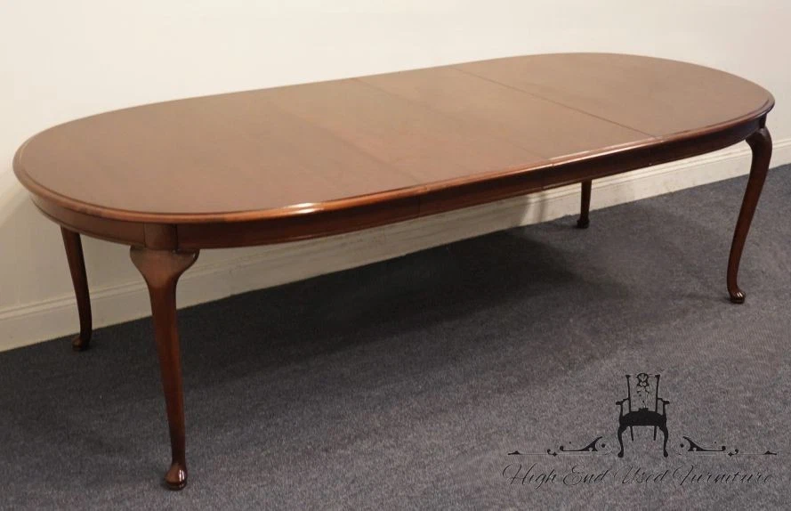 THOMASVILLE FURNITURE Winston Court Collection Solid Cherry Traditional Style... - Image 2 of 4