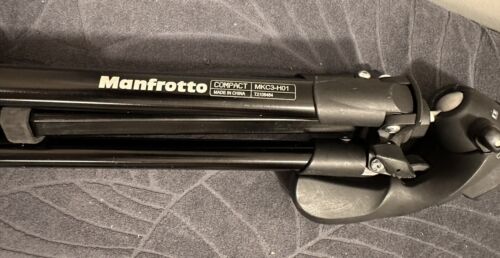 Manfrotto Compact MKC3-H01M Camera Tripod Adjustable For Photography & Lighting - Picture 3 of 6