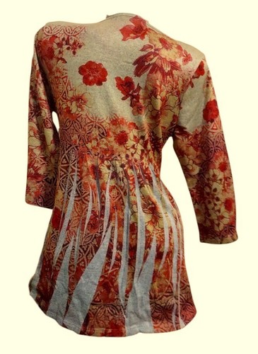 One World Blouse Size Small Tunic Length Red Green Floral Studded Knit Hi Low - Picture 2 of 5