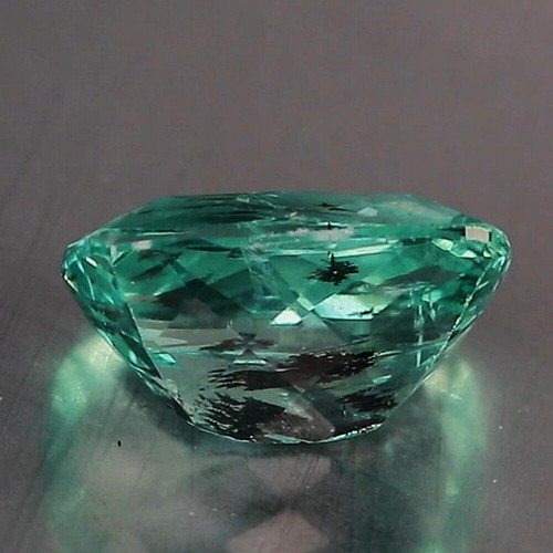 Video 1.30cts Madagascar Natural Apatite Vivid baby Green Hue GM1506 - Picture 2 of 2