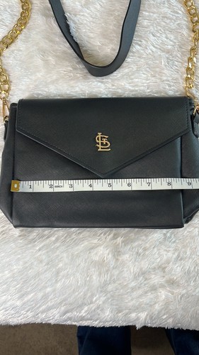 ST. LOUIS CARDINALS STL Black Purse with Gold Metal Logo Gold Strap 9/2/23 SGA - Imagen 7 de 8