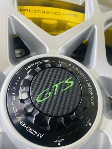 Porsche Carbon Fibre Effect Centre Lock Covers Centre Caps RS/GT3/GTS/Turbo/3RS - Picture 4 of 17