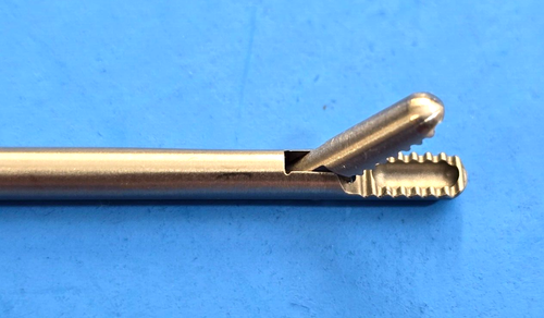 Pinzas de agarre para artroscopia Stryker Conquest 0300-027-703 2,7 mm rectas - Imagen 2 de 6