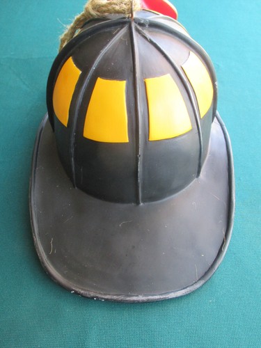 Fireman Helmet Birdhouse Bird Feeder Firefighter's Helmet Hanging Bird House - Bild 4 von 14