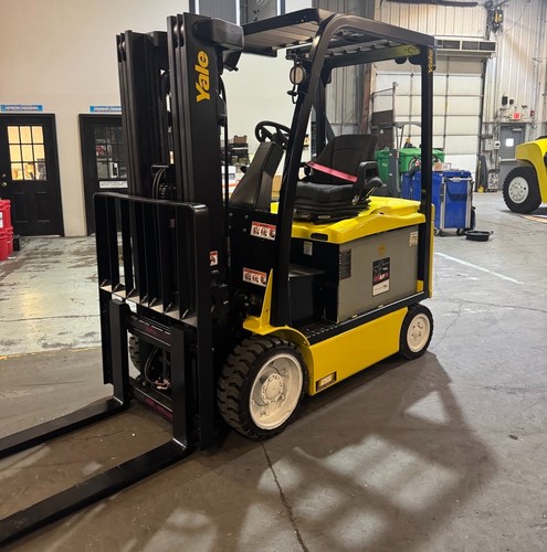2020 Yale ERC065VGN 6500 LB 48 Volt Electric Treaded Cushion Forklift 910 Hours - Picture 6 of 16