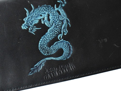 Jean Paul Gaultier lange Geldbörse blauer Drache schwarzes Leder mit Münzbörse