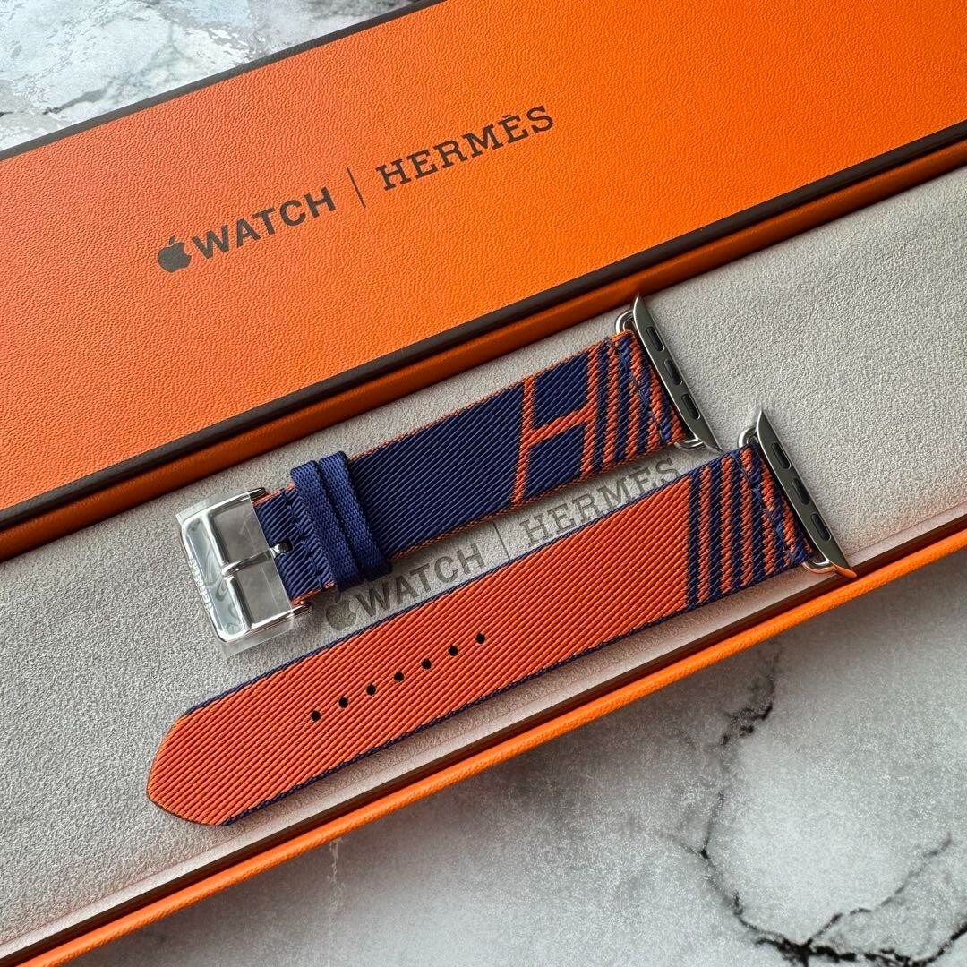 Apple Watch HERMES バンド オレンジ/青 Apple Watch Hermèsには「Hermèsオレンジスポーツバンド」が付属