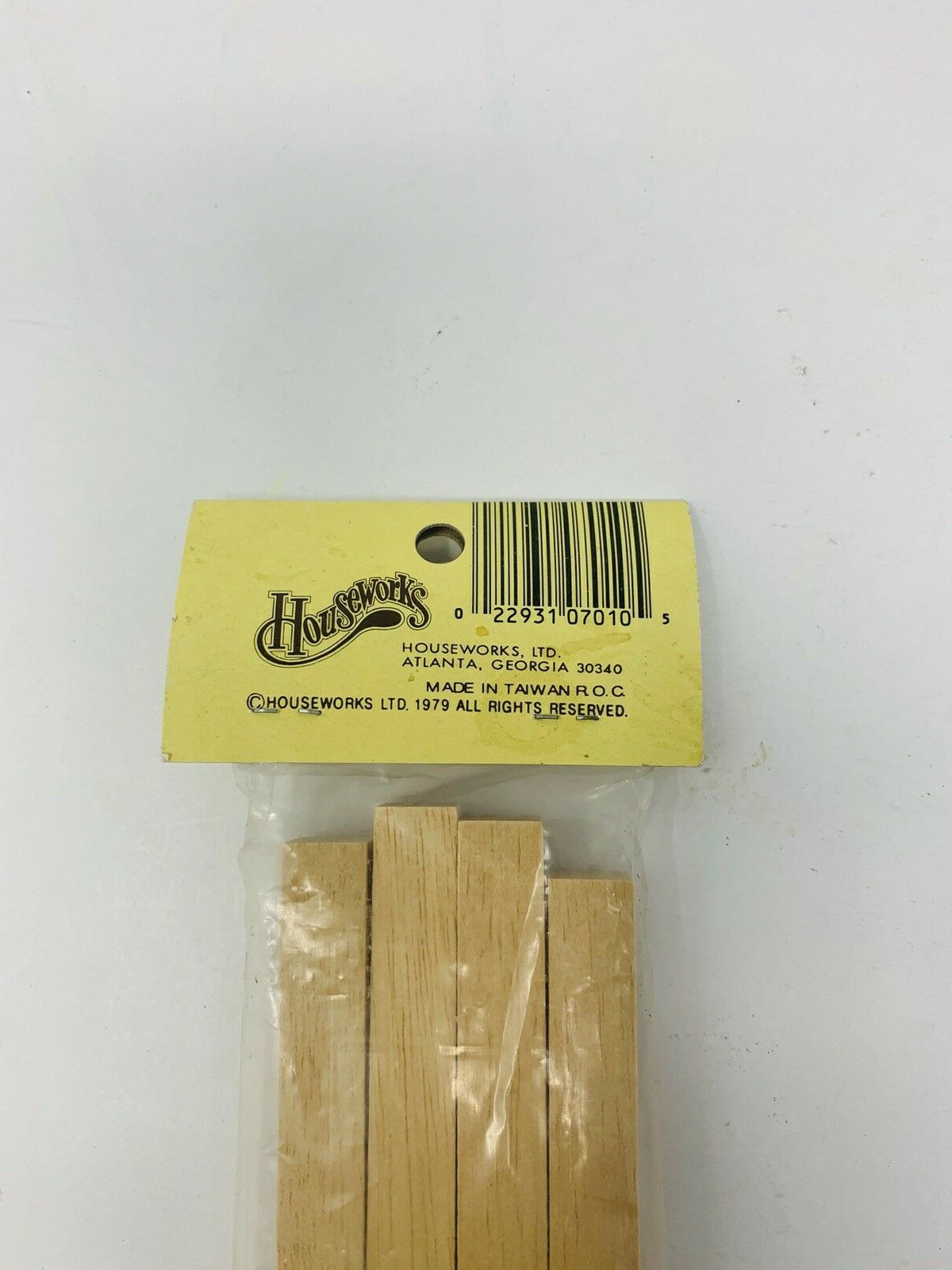 4 in Package NOS Corner Posts Dollhouse Miniatures Houseworks 7010 Porch