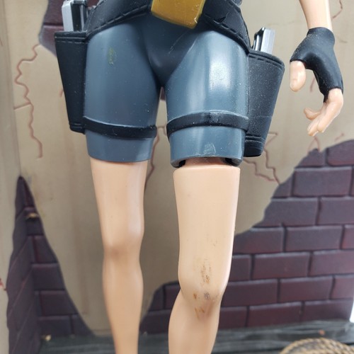 Tomb Raider Lara Croft in Wet Suit 1998 Figure Figurine Statue by Playmates - Picture 10 of 12