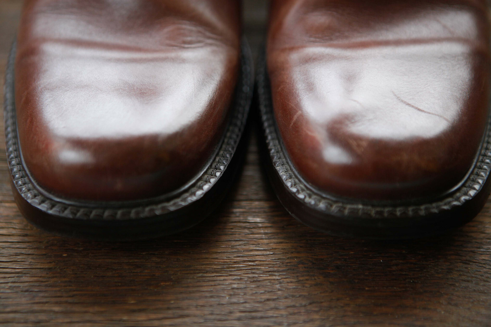 clarks leather chelsea boots