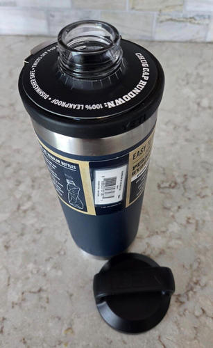 Navy Yeti Rambler 180z Bottle Stainless Steel / Chug Cap - Picture 3 of 13